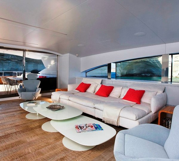 PANTHER II - The Upper Saloon