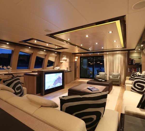 PJ135 PLUS TOO - Salon TV