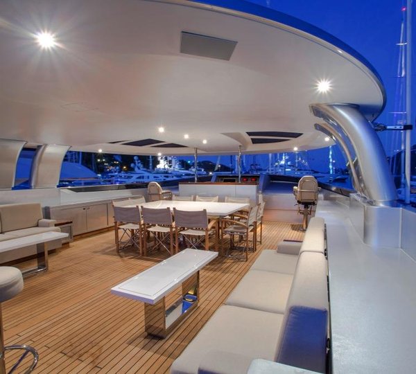 POLLY - Sundeck view forward