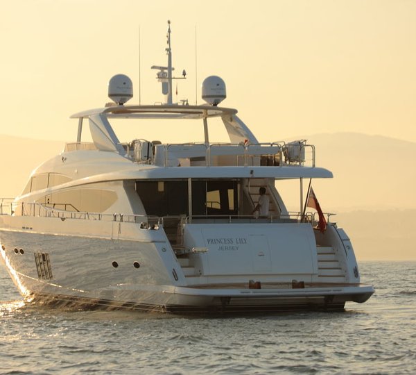 PRINCESS LILY - Aft View