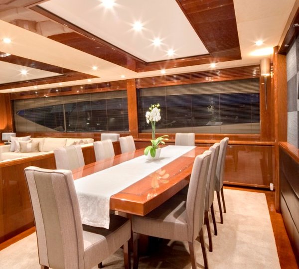 PRINCESS LILY - Dining Area