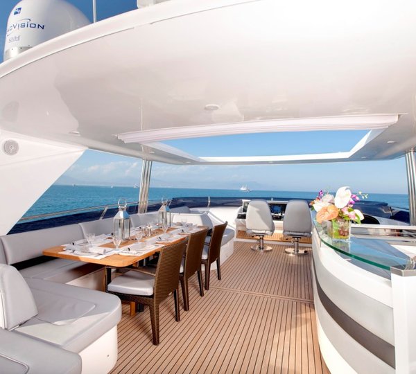 PRINCESS LILY - Sundeck