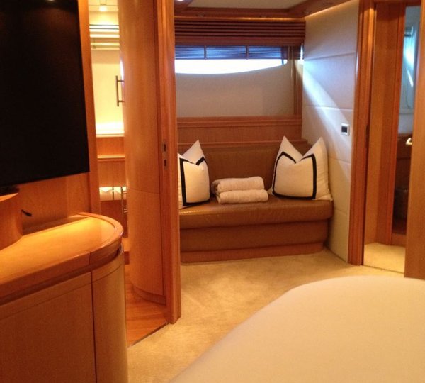 Pershing 88 - Master stateroom 2