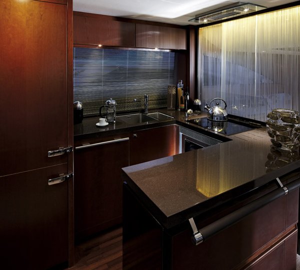 Princess 64 LADY M -  Galley Bar