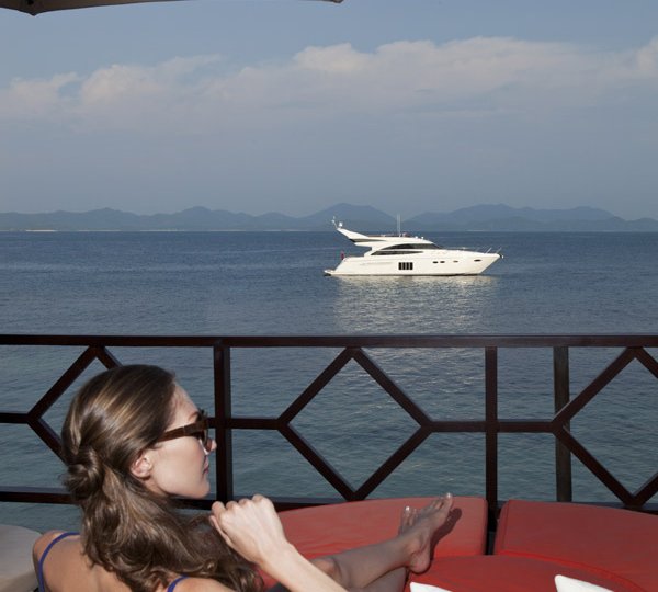 Princess 64 LADY M -  Relaxing on charter