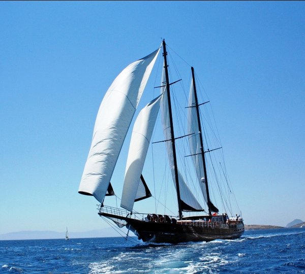 Princess Karia II -  Cruising