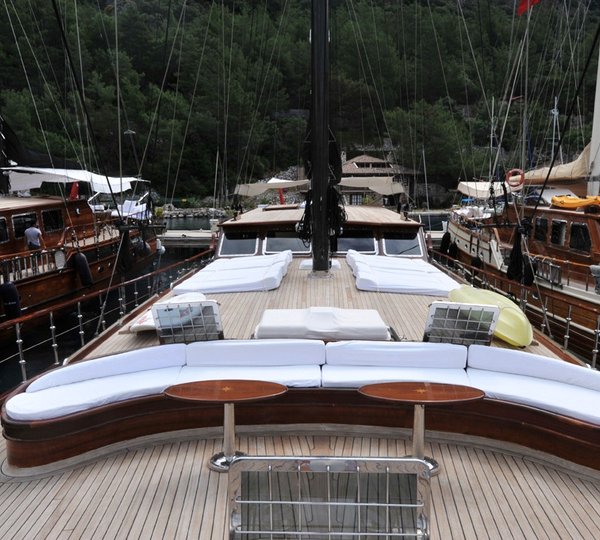 Princess Karia II -  Foredeck