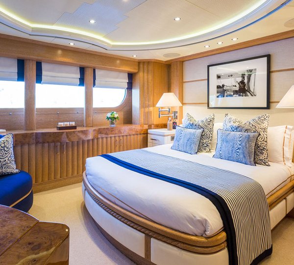 QM OF LONDON yacht - VIP suite