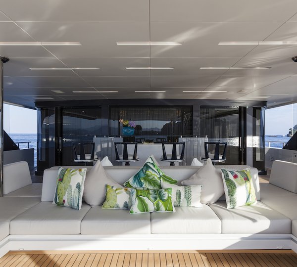 Quinta Essentia - MAIN DECK AFT
