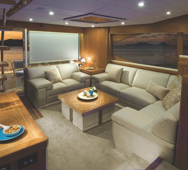 R75 Yacht - Forward Galley Saloon