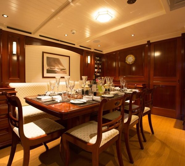 RAINBOW - Formal dining