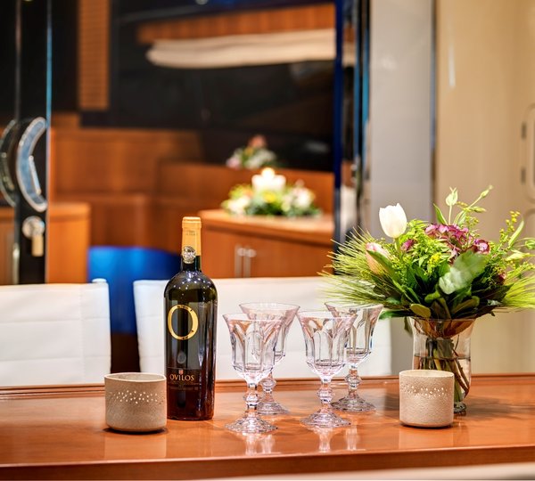 Riva 68 Yacht SPACE - Details