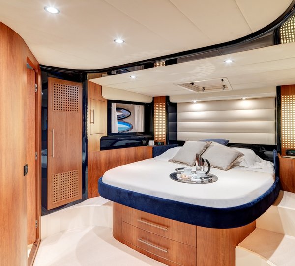Riva 68 Yacht SPACE - Master cabin