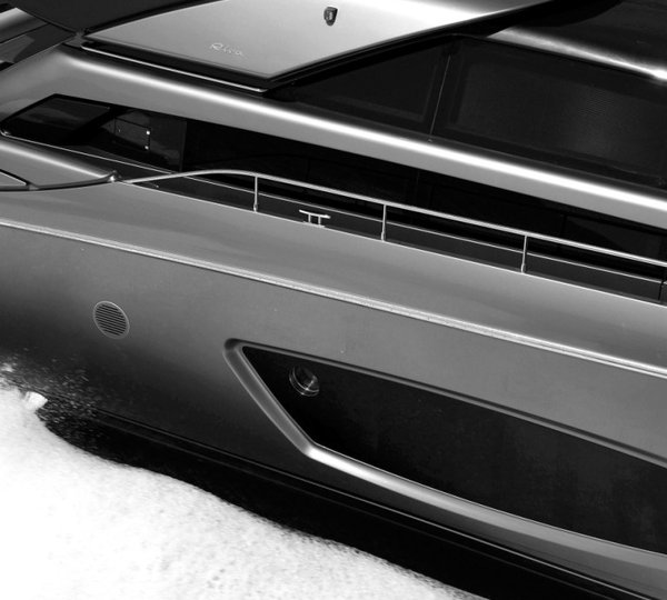 Riva 86 Domino Motor Yacht Detail