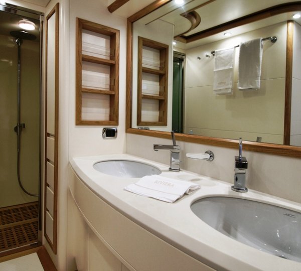 Riviera - Bathroom
