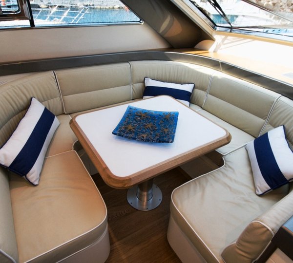 Riviera - Forward Table