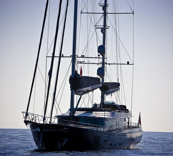Royal Craft 60 Years Yacht - front view