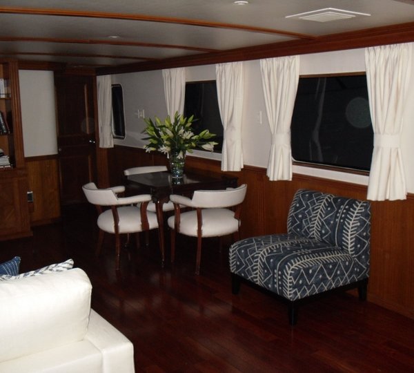 SANTA MARIA -  Salon 2