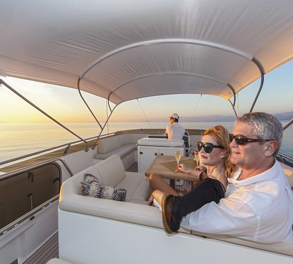 SASSY - Flybridge relaxing