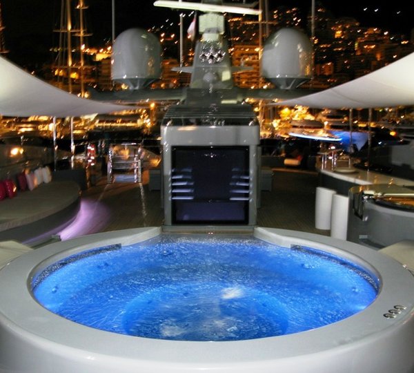 SEA FORCE ONE - Her Sundeck and Spa Pool Pool