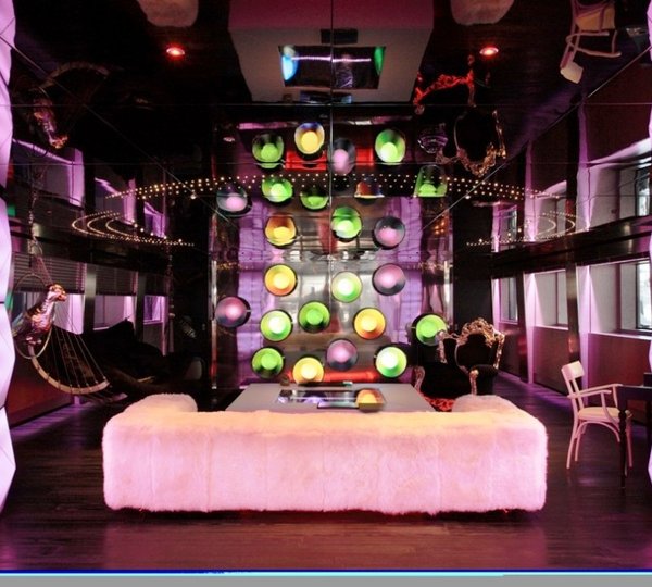 SEA FORCE ONE - Interior