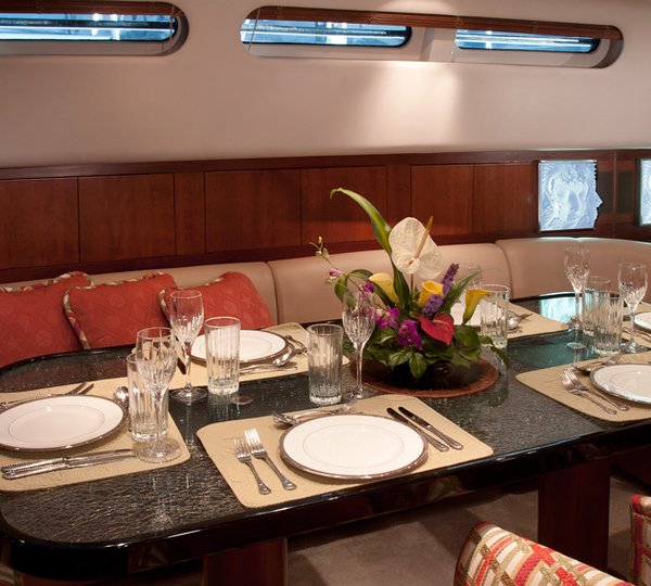 SEAQUELL - Formal dining