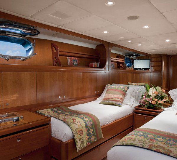 SEAQUELL - Guest convertable twin cabin