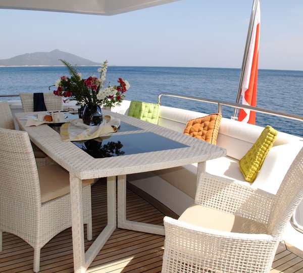 SEAWIDE - Aft deck dining