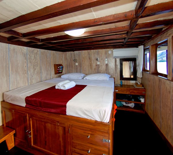 SEVEN SEAS - Double Cabin (7) Top Deck