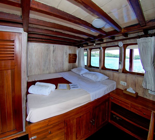 SEVEN SEAS - Double Cabin (9) Upstairs