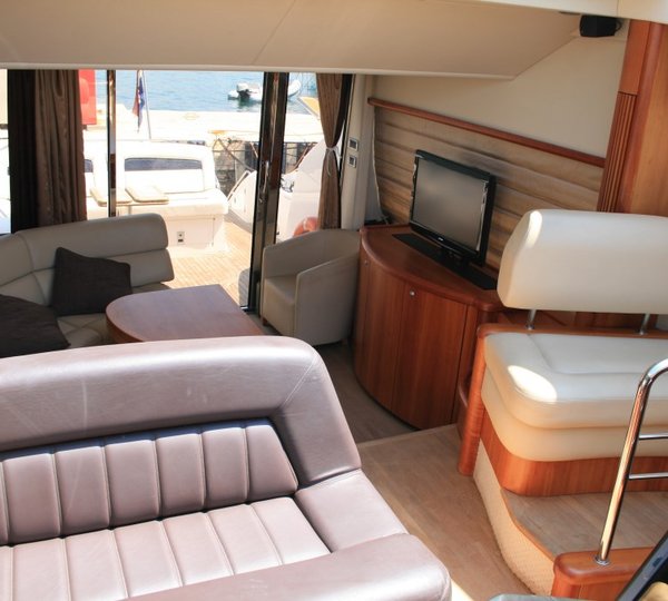 SIGMA - Salon from helm