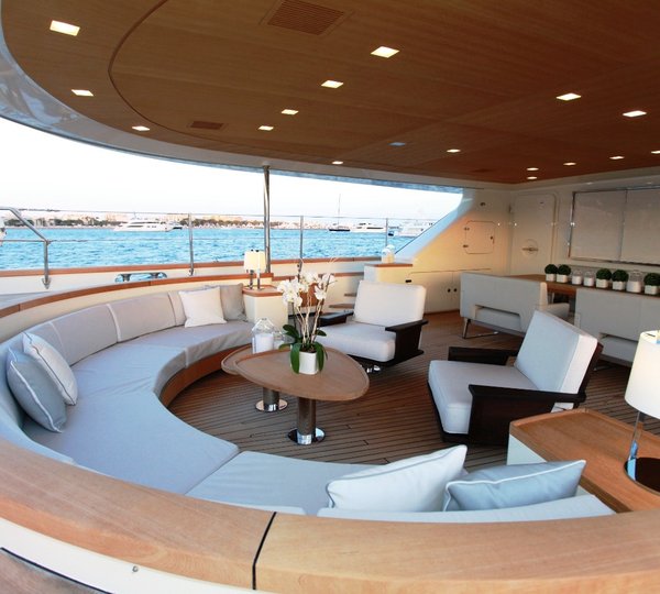  Aft Deck Seating
