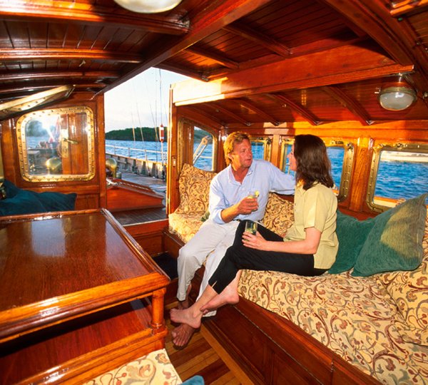 SINCERITY -  Deck house