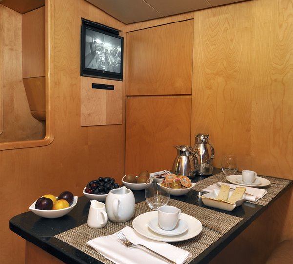 SL100 ARIA -  Day Table Setting