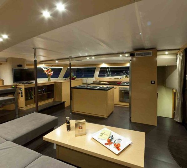 SLIVOCHKA -  Main Salon