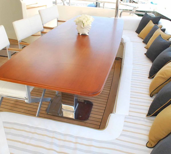 SOLO CONTIGO - At Deck Al fresco Dining