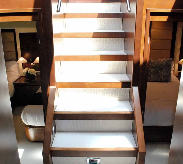 SOLO CONTIGO -  Companionway