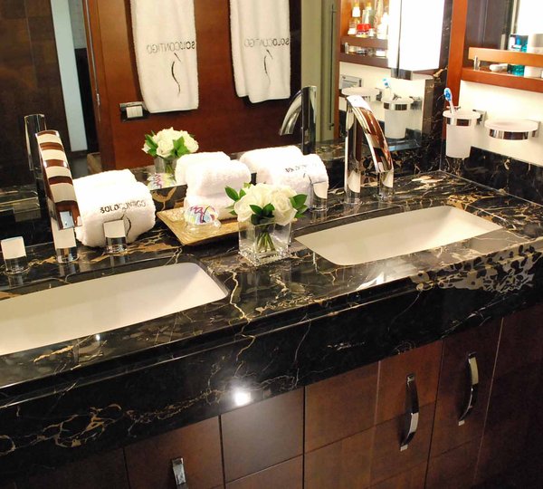 SOLO CONTIGO - Master Ensuite