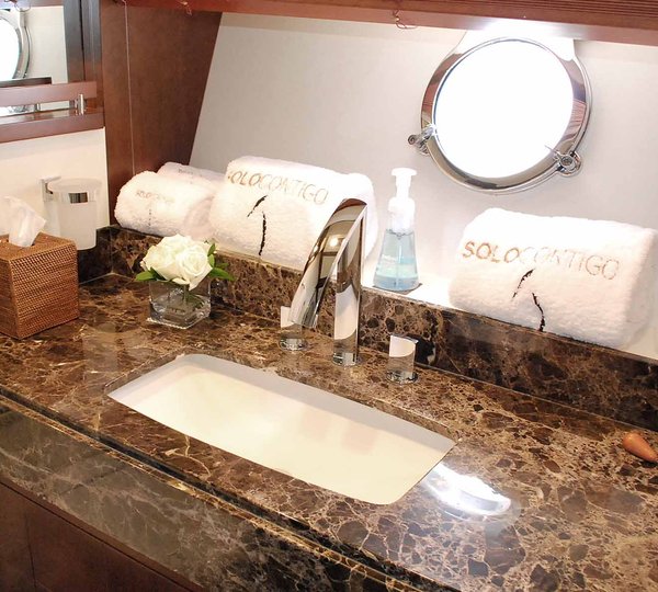 SOLO CONTIGO - VIP Ensuite