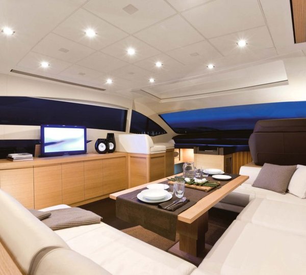 SPLENDID V -  Main Salon 2