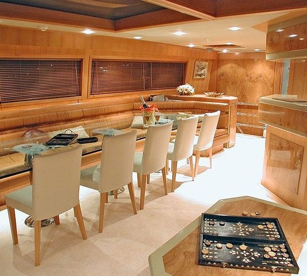 SUHEYLA SULTAN -  Salon