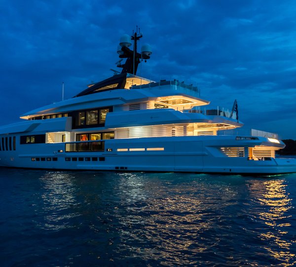 SUPERYACHT OURANOS BY ADMIRAL - AT NIGHT