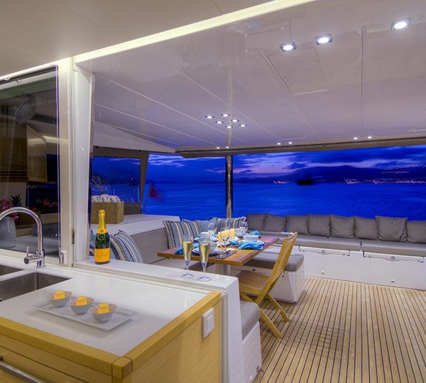 SY A2 - Alfresco dining