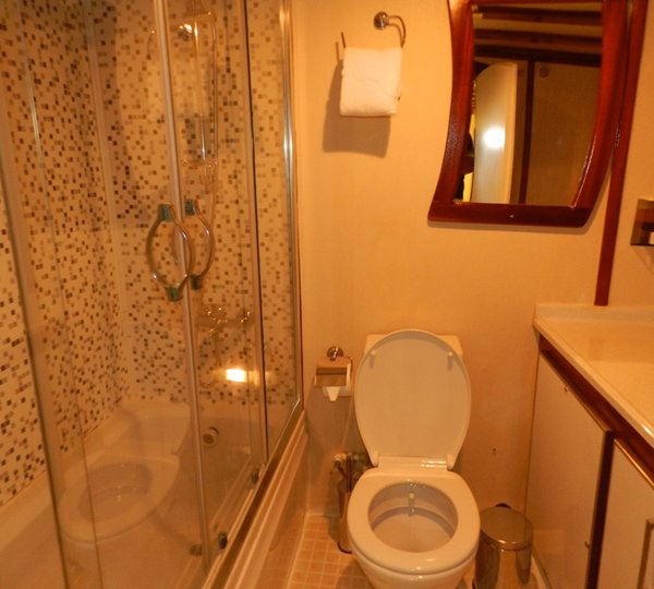 SY AKANA - Guest ensuite