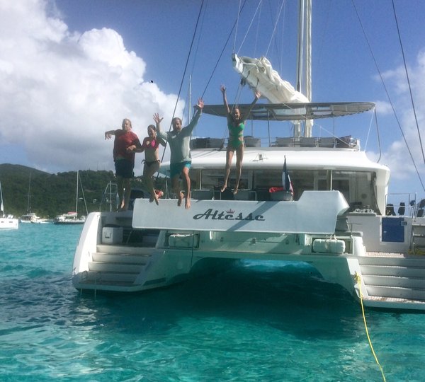 SY ALTESSE - Jumping in White Bay