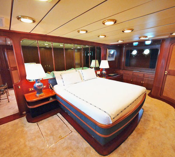 SY ANDROMEDA LA DEA - Master stateroom