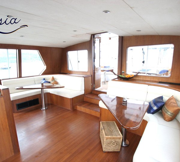 SY ASIA - Main salon