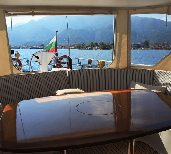 SY CENTURION - Alfresco dining