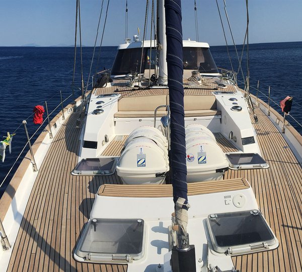 SY CENTURION - Foredeck