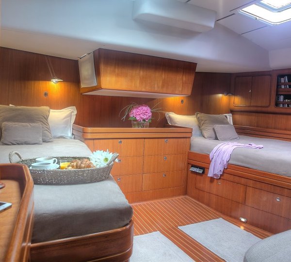SY FAR II KIND - Master cabin